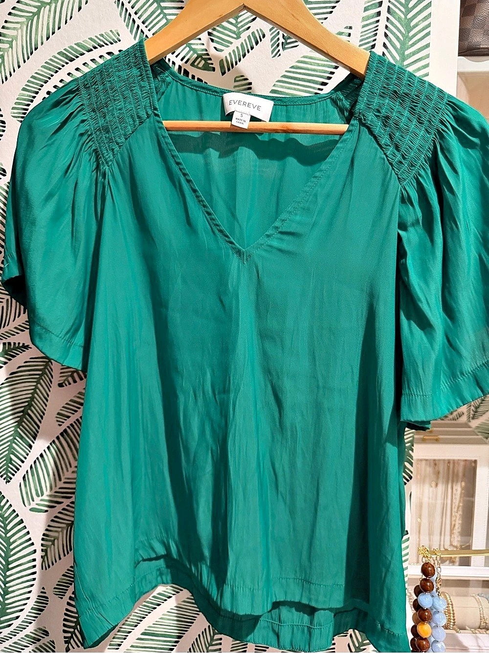 EVEREVE Puff Sleeve Blouse in Green Size Small Like New
